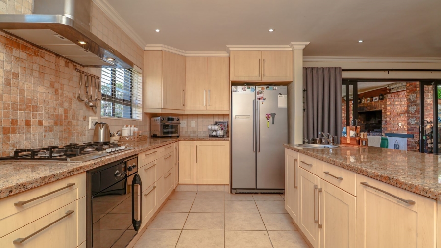 5 Bedroom Property for Sale in Knysna Heights Western Cape
